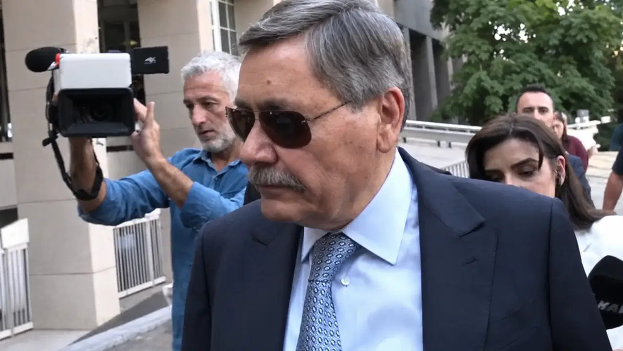Son Dakika: Melih Gökçek, Adliyeye Sakızla Giderken Görüntülendi