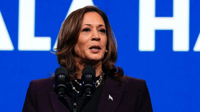 Kamala Harris’in ekibi basın açıklamasında Trump’ı “78 yaşında bir suçlu” olarak nitelendirdi