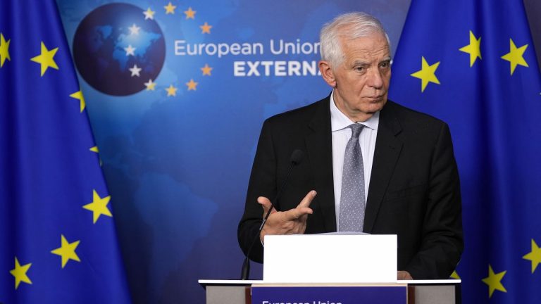 Macaristan’ın AB başkanlığına karşı boykota katılan Borrell, Orban’ı sadakatsizlikle suçladı