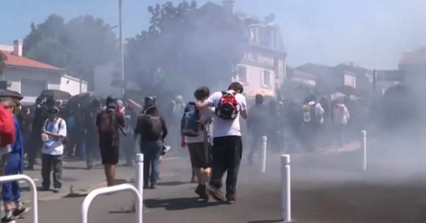 Fransa’da polis eylemcilerle çatıştı: 6 yaralı
