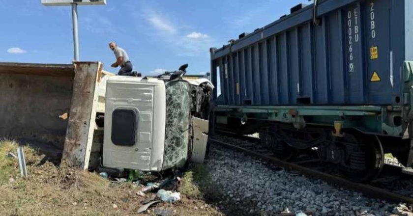 Çankırı’da tren kamyona çarptı: 1 ölü, 3 yaralı – Son Dakika Türkiye Haberleri