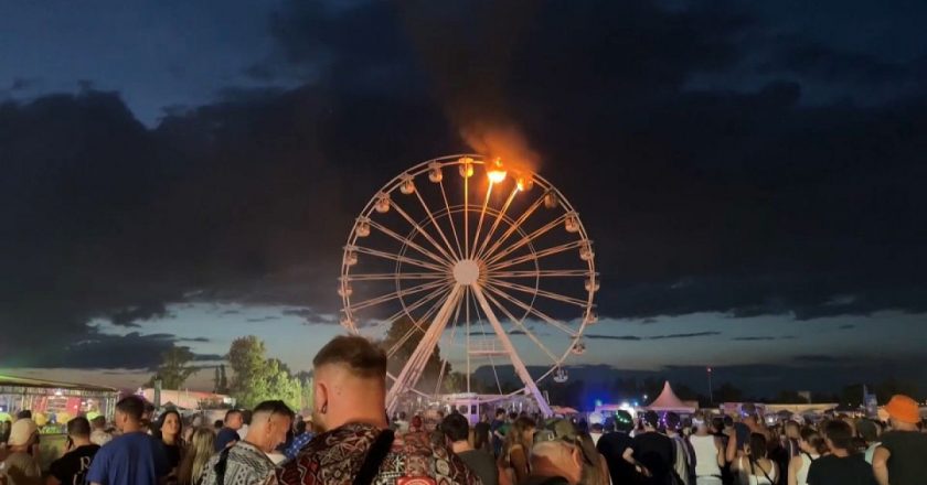 Leipzig Müzik Festivali’nde iki dönme dolap gondolunun alev alması sonucu en az 23 kişi yaralandı