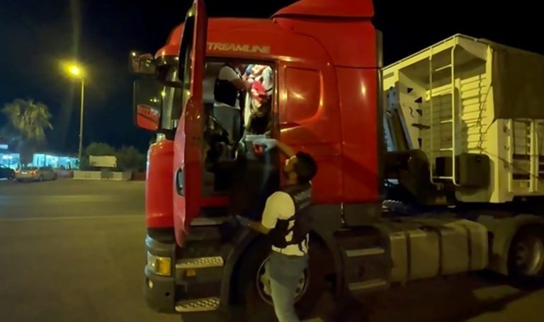 Kamyonunda 46 kilo esrar bulan şoförden pes ettiren itiraf: ‘Teslim edip parayı almak istedim’ – Son Dakika Türkiye Haberleri