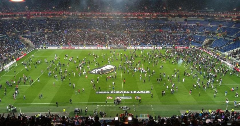 Beşiktaş’tan Lyon açıklaması! taraftarlar stadyumda