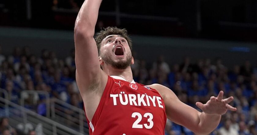 12 dev adam, Estonya dayanamadı! Liderliğimize devam ettik …