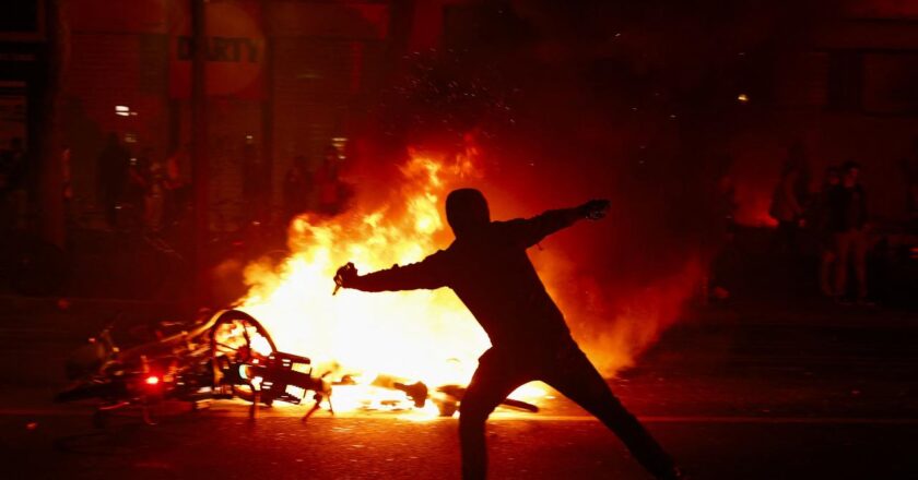 Fransa’da 540 kişi anti -macron gösterilerinde tutuklandı