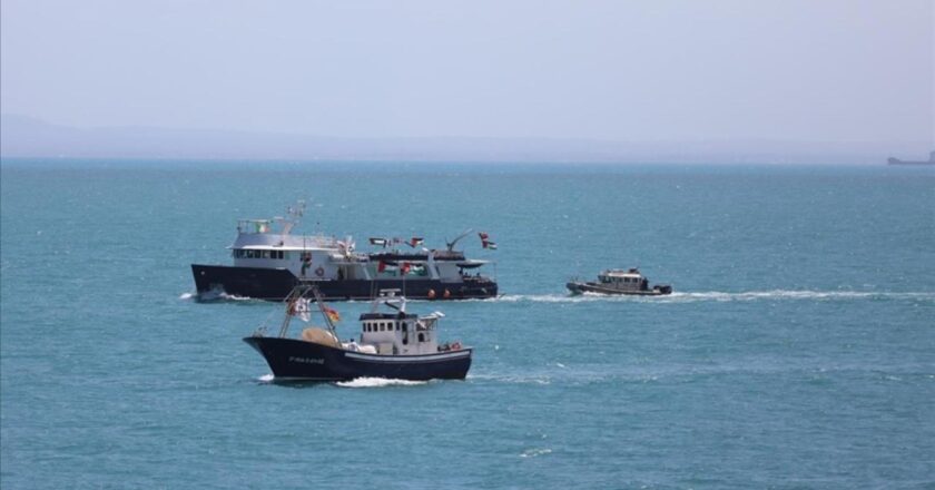 Kimliği belirsiz askeri uçaklar “kararlılık filosunun” gemilerinde ikinci kez uçtu