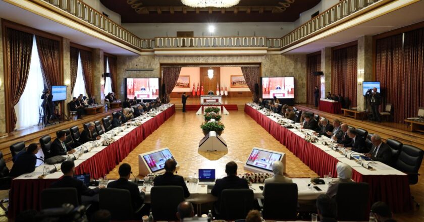 Milli Dayanışma, Kardeşlik ve Demokrasi Komisyonu toplantısı gelecek haftaya ertelendi