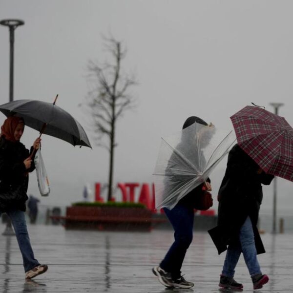 Meteorolojiden şiddetli yağış ve fırtına ikazı